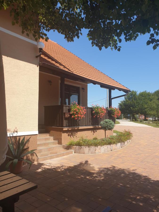Guest Accommodation Marko Kesic グラボヴァツ エクステリア 写真